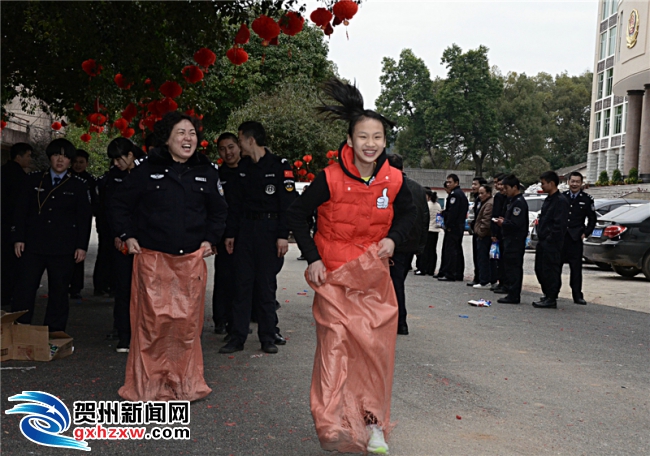 猴年 猜成语是什么成语_答案:杀鸡儆猴(3)