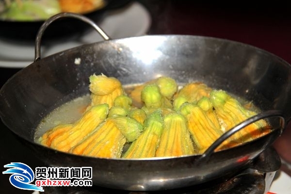 贺州特色美食go之百菜酿